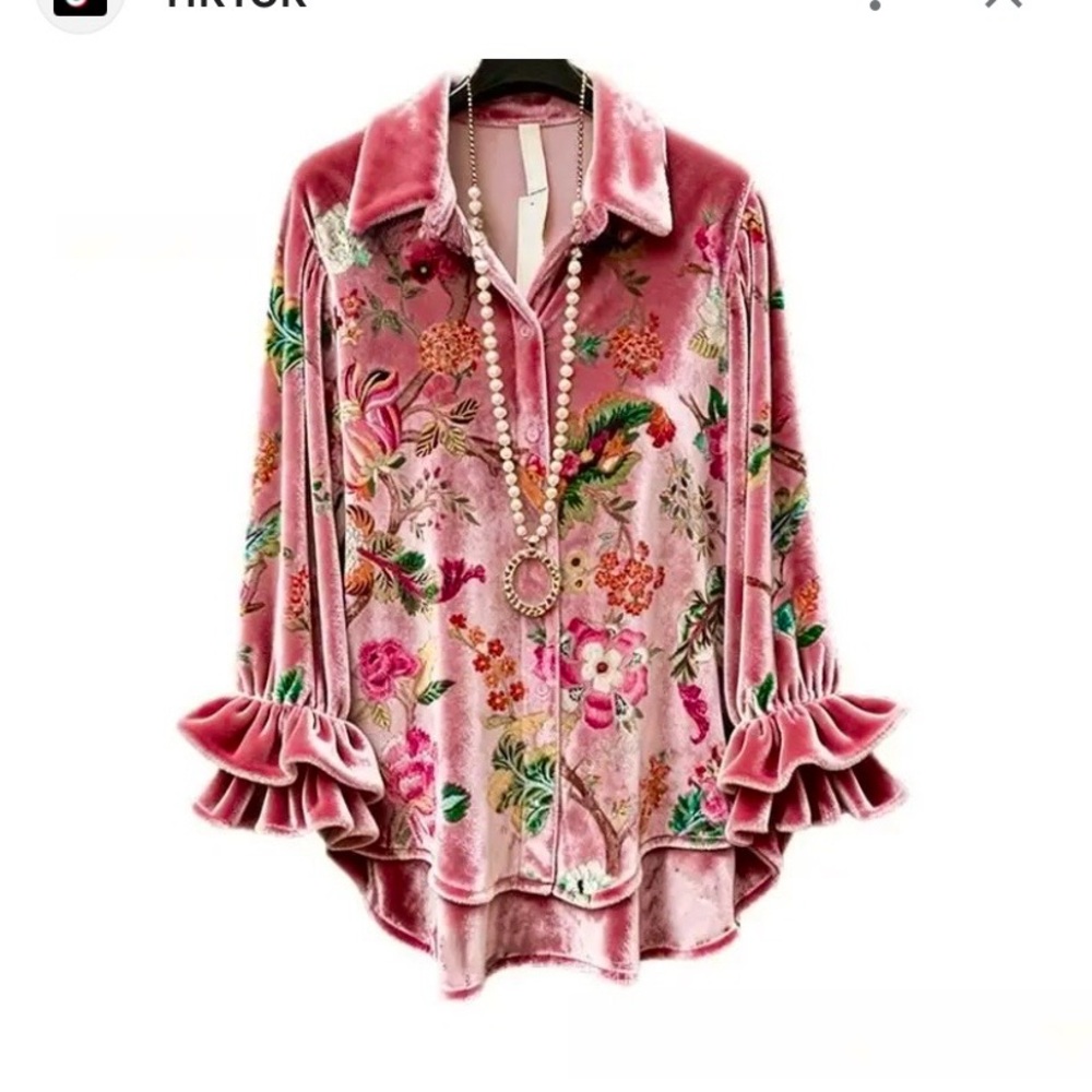 Velvet Floral Ruffle-Sleeve Blouse in Pink